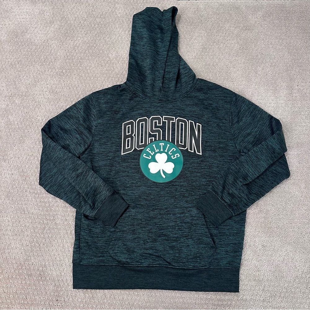 Boston Celtics Hoodie Medium NBA Green Pullover Sweatshirt Shamrock Logo